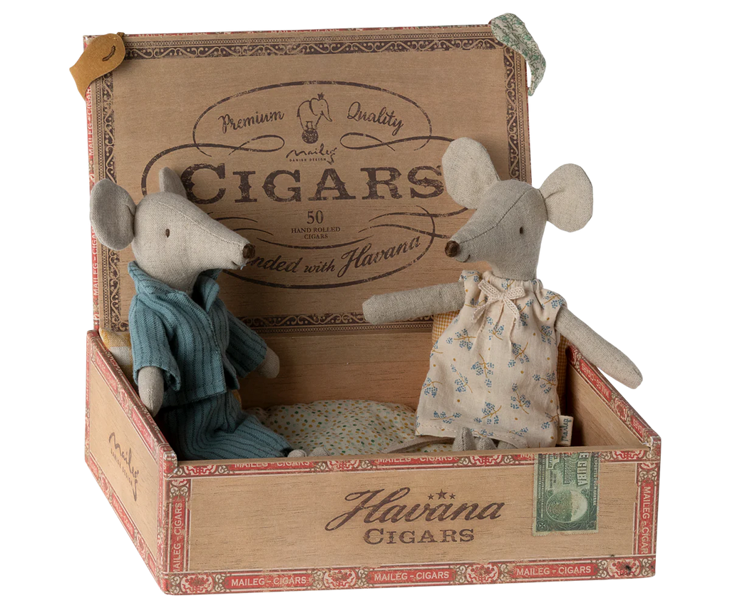 Maileg Mum & Dad in Cigar Box