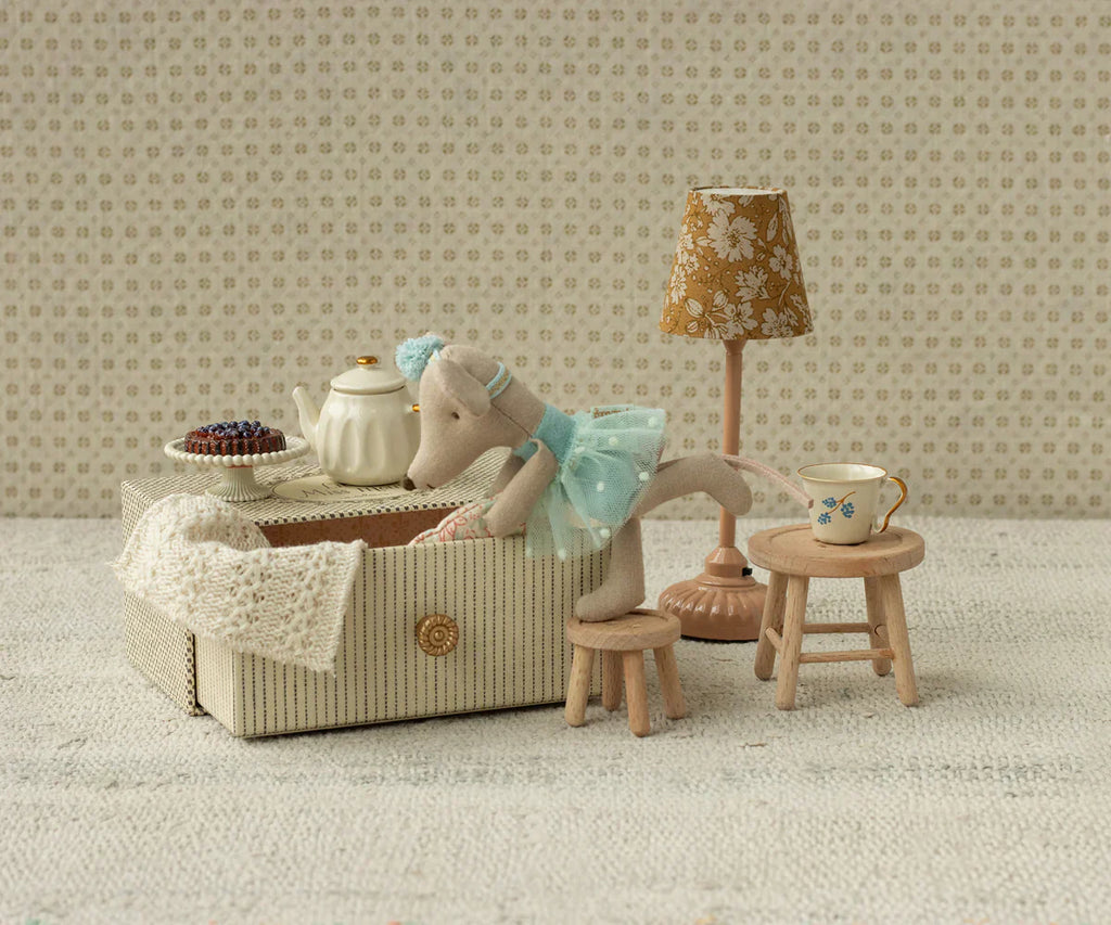 Maileg Dance mouse in daybed, Little sister - Blue